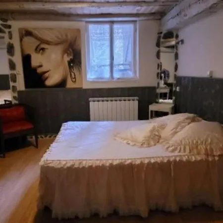 Daire Bellevue De Charme Avec Cheminee Et Bois A Disposition *