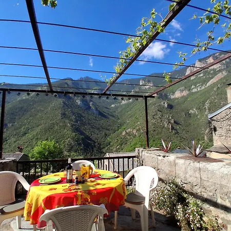 Randonnees Et Sejour Nature Dans Les Pyrenees *