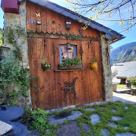 Randonnees Et Sejour Nature Dans Les Pyrenees * Nohèdes